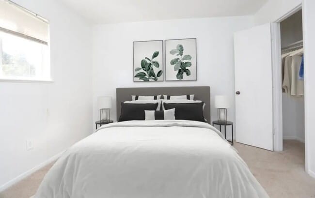 Building Photo - 6110 Cricklewood Dr