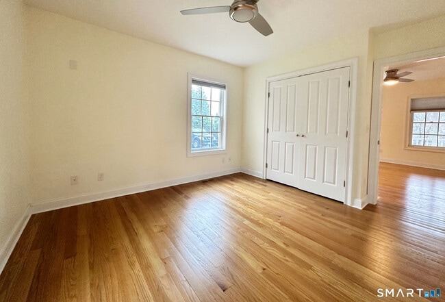 Building Photo - 8 Woodside Ave