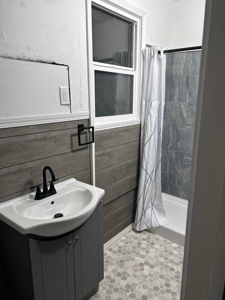 Building Photo - 1201 7th Ave