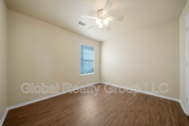Building Photo - 117 Bronco Bend