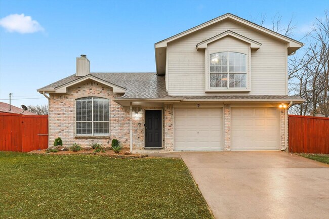 Building Photo - 2 St Charles Pl