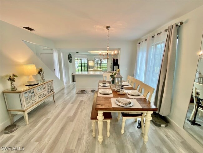 Building Photo - 871 Meadowland Dr