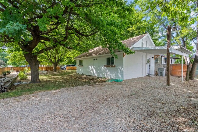 Building Photo - 1419 Fairview Ave