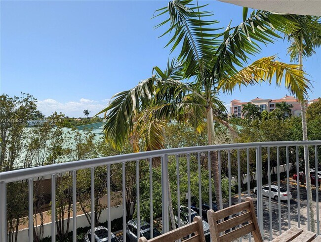 Building Photo - 210 Seaview Dr