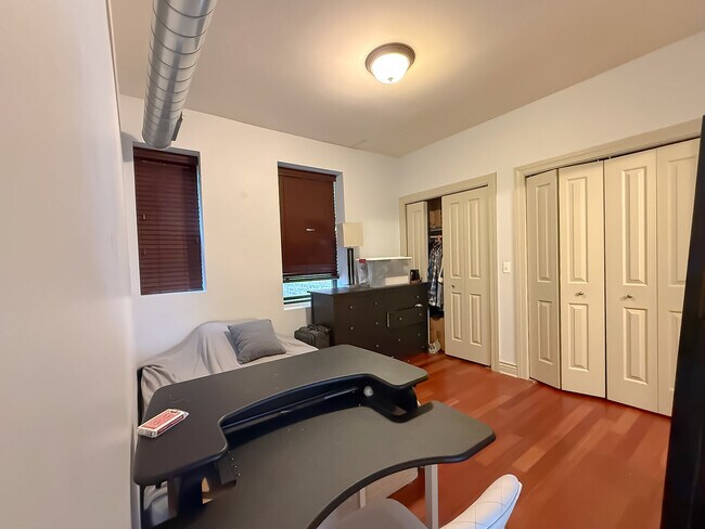 Building Photo - 1946 W Newport Ave