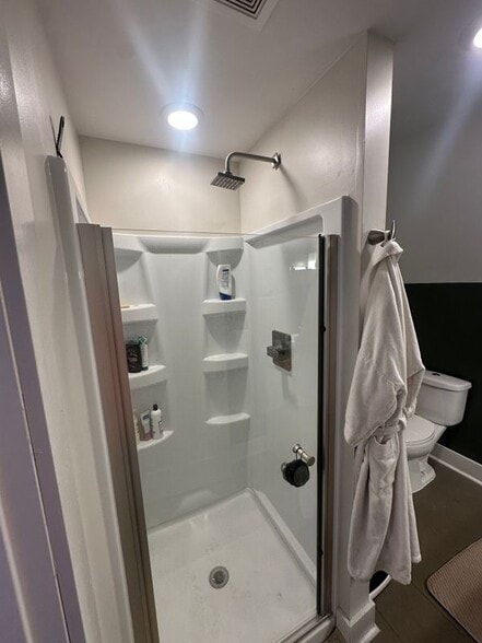 Building Photo - 321 Harrison St W