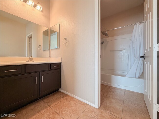 Building Photo - 10733 Mentesana Ave