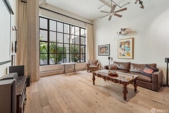 Building Photo - 601 4th St