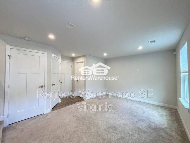 Building Photo - 1724 Defiance Dr