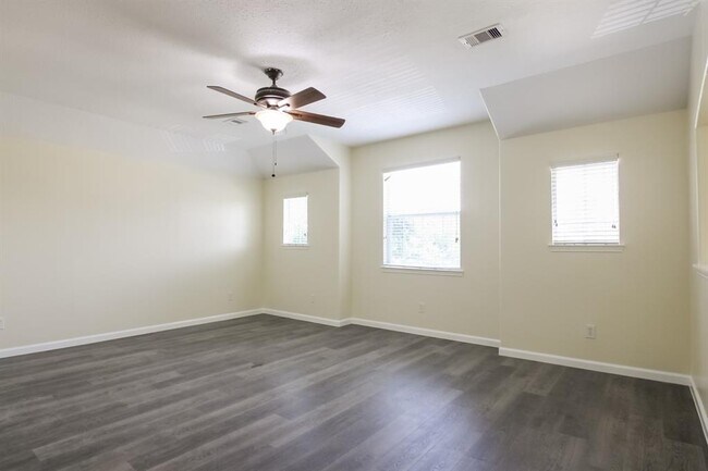 Building Photo - 6614 Surrey Meadow Ct