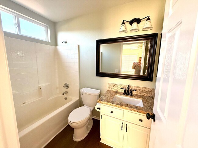 Building Photo - 4 Bed Single Story Home for rent in Wildomar