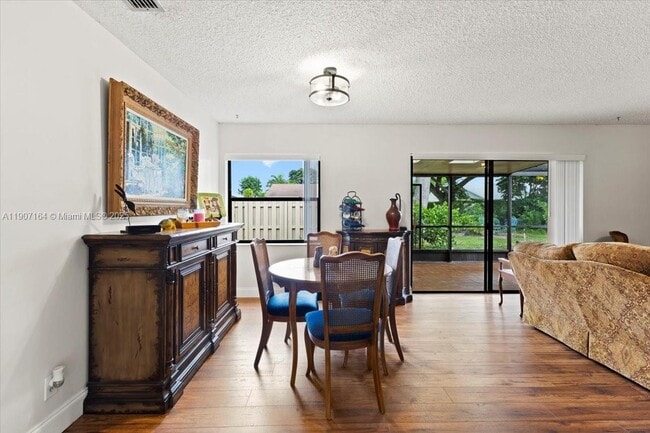 Building Photo - 901 NW 26th Ave