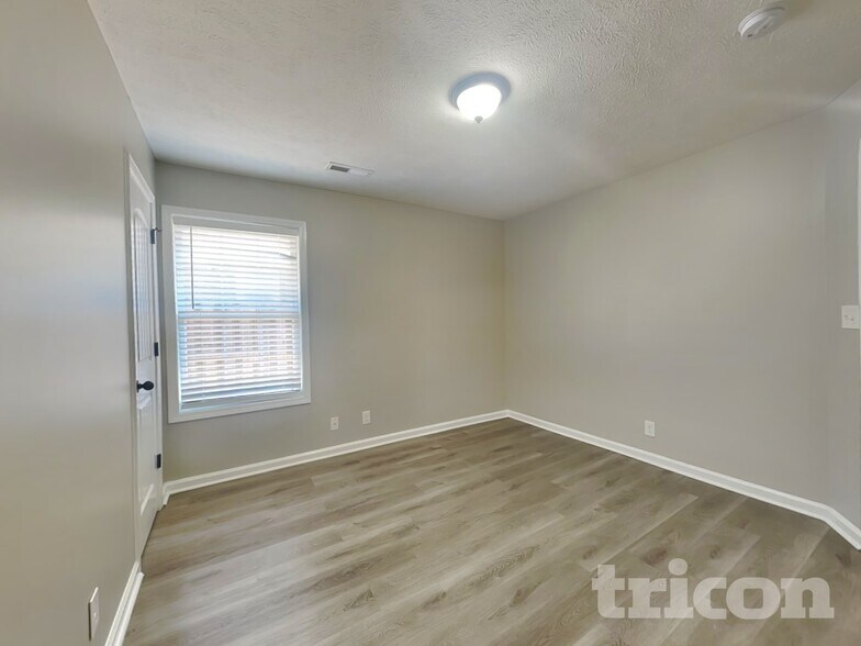Building Photo - 980 Culverson Ct