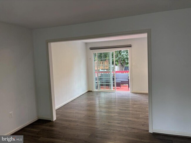 Building Photo - 13299 Nassau Dr