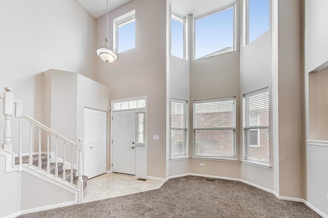 Building Photo - 1686 Buckingham Dr
