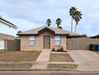 Building Photo - 5816 Longoria Loop