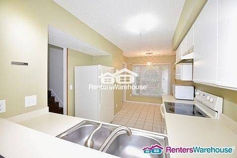 Building Photo - 14288 Bedford Dr