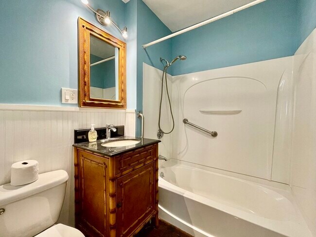 Building Photo - 49 Wellington Rd