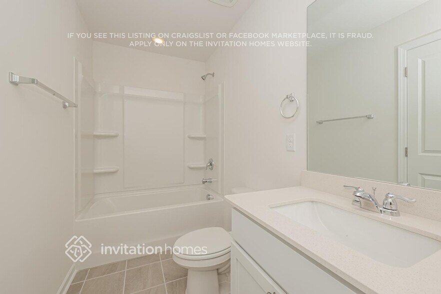 Building Photo - 3800 Lantern Ln