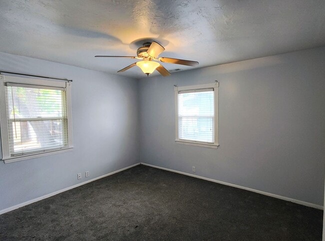 Building Photo - 3 Bd 1 Bath Home Includes Yard Care