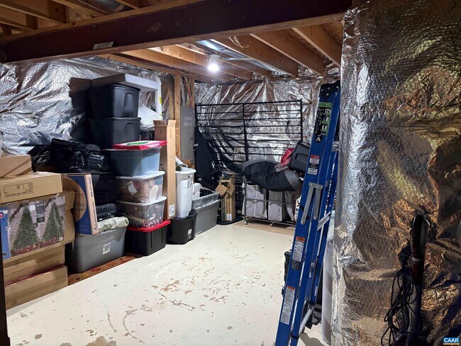 Building Photo - 42 Branch Ln