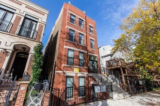 Building Photo - Condo Quality 1 Bed in Hot Bucktown/Wicker...