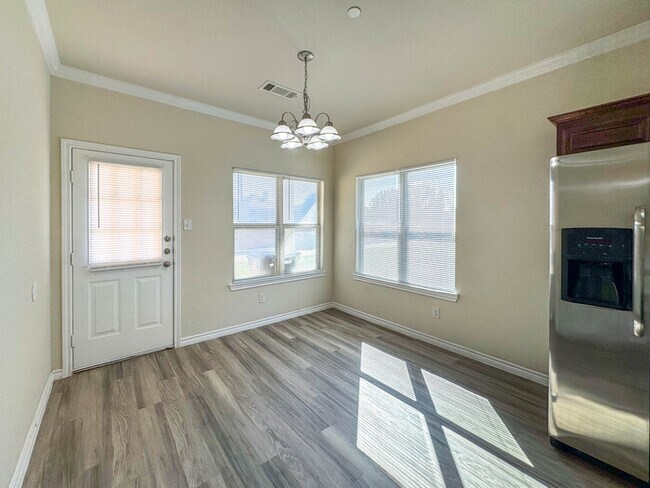 Building Photo - 5500 Dolores!