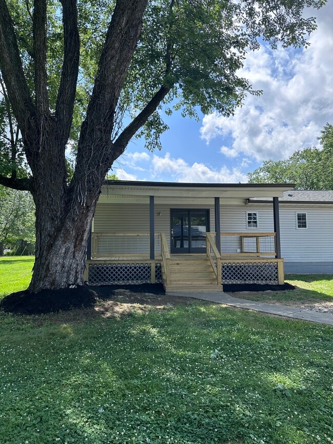 Building Photo - 24394 State Line Rd