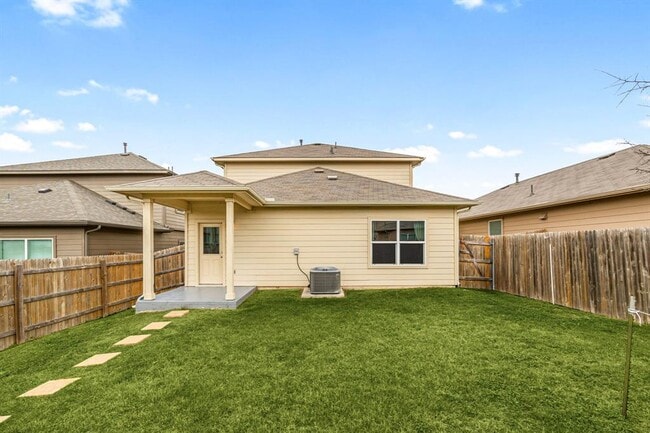 Building Photo - 13925 Heywood Dr