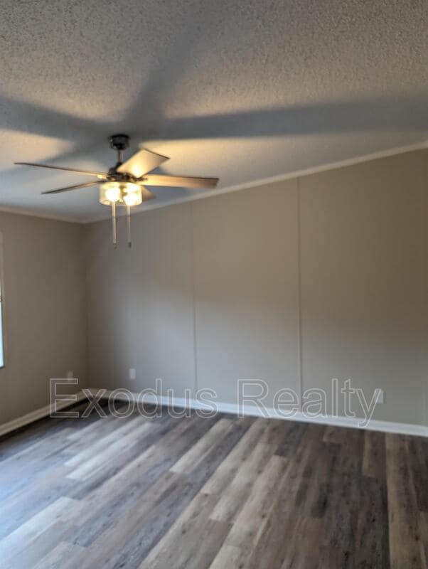 Building Photo - 624 Deer View