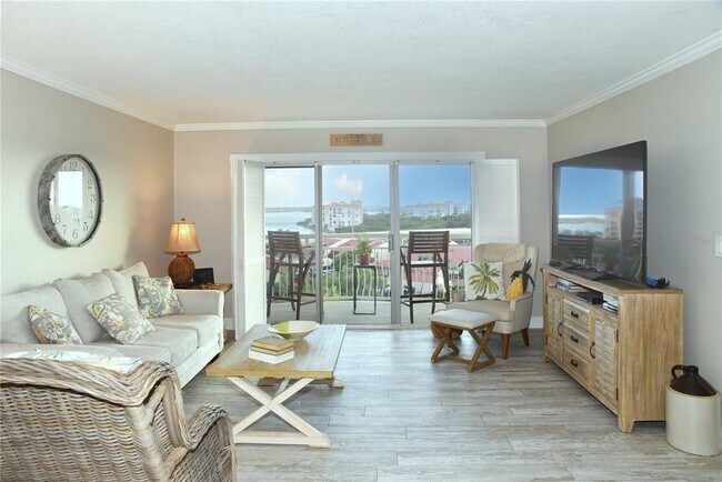 Building Photo - 4900 Brittany Dr S