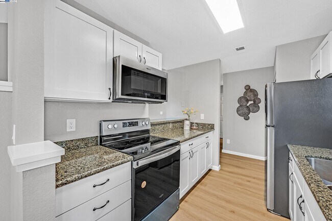 Building Photo - 7815 Canyon Meadows Cir