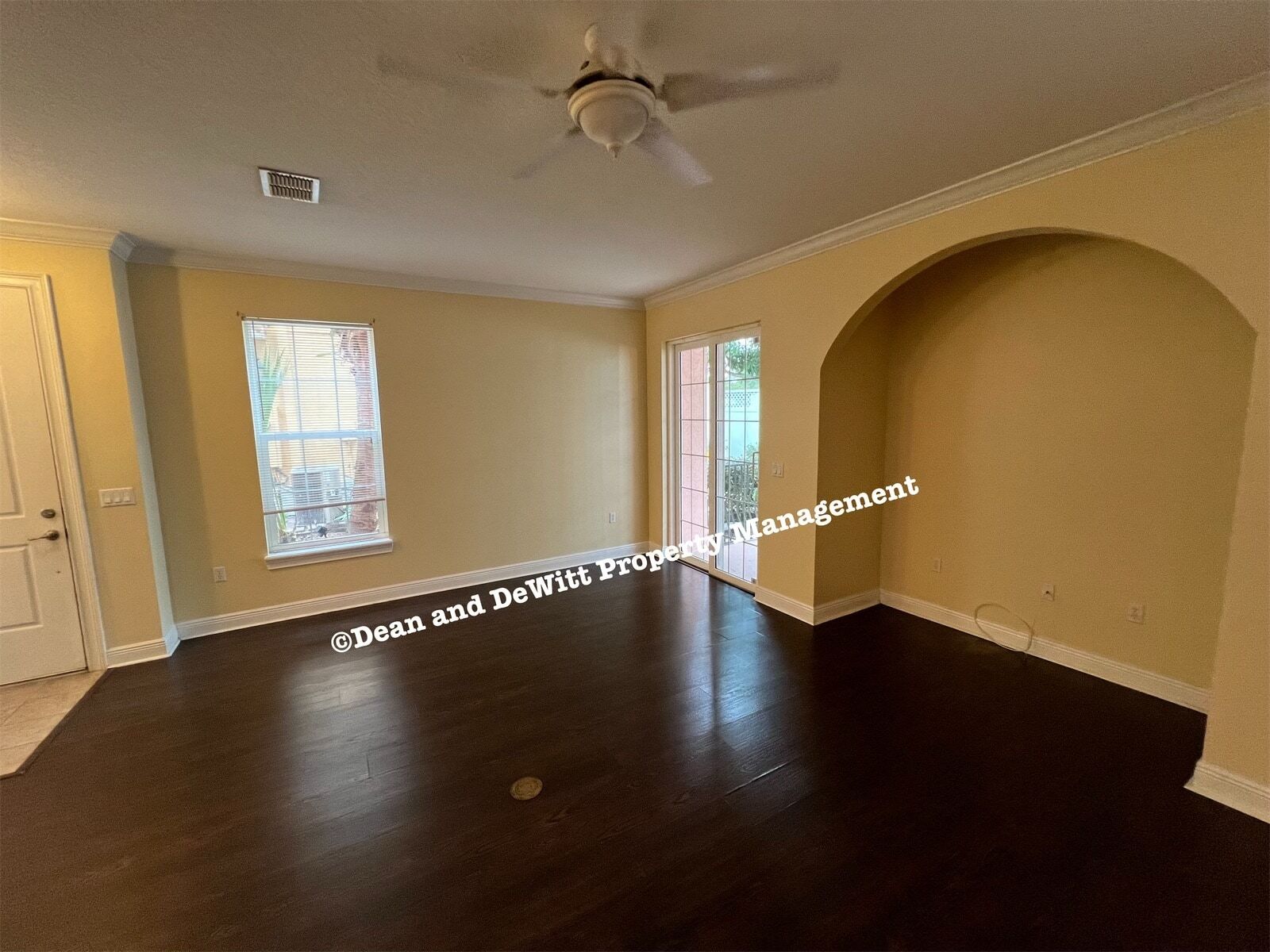 Building Photo - 3 Bed/3 Bath