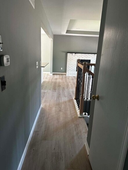 Building Photo - 4904 Fontana St