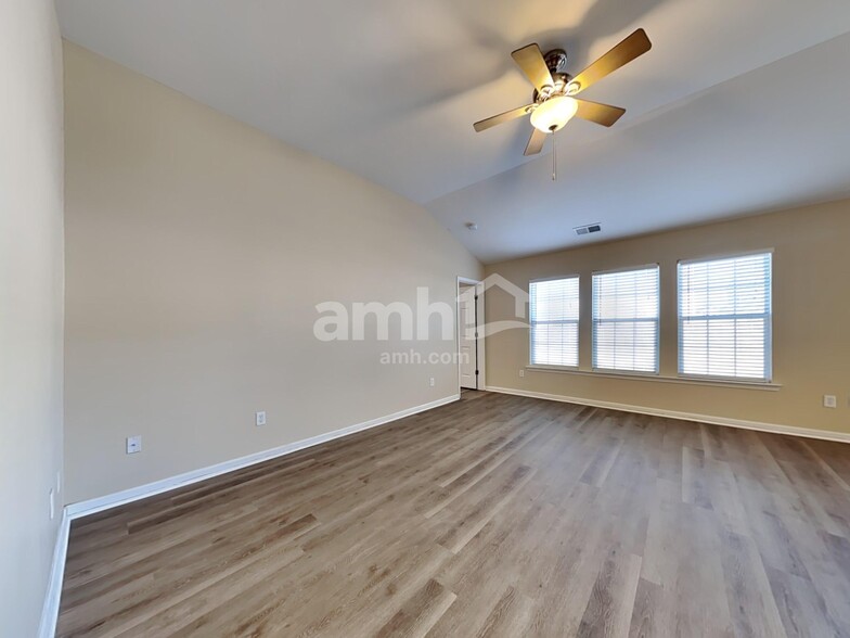 Building Photo - 411 Pine Hill Ln