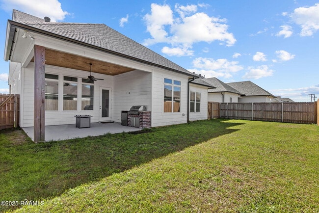 Building Photo - 109 Easy Rock Landing Dr