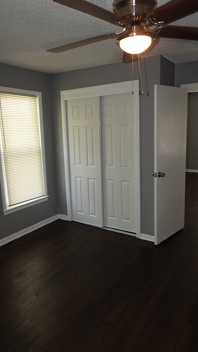 Building Photo - 3bed 2 bath in Indepedence