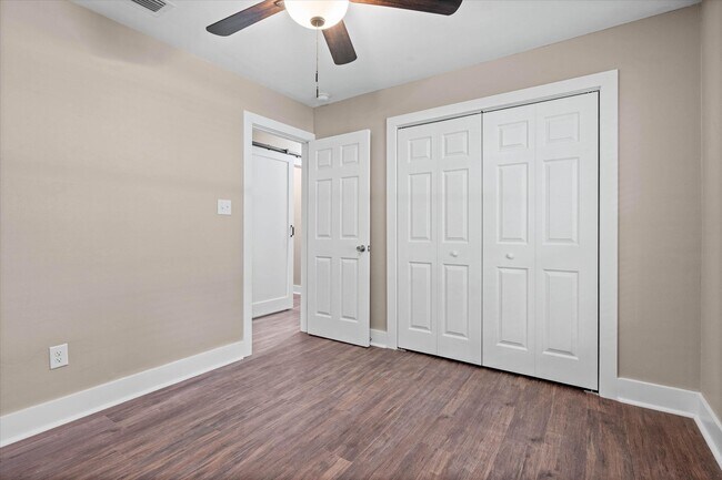 Building Photo - 2310 McPhillips Dr