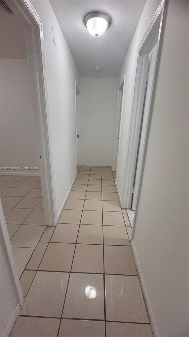 Building Photo - 3 bedroom in Miami Gardens FL 33056