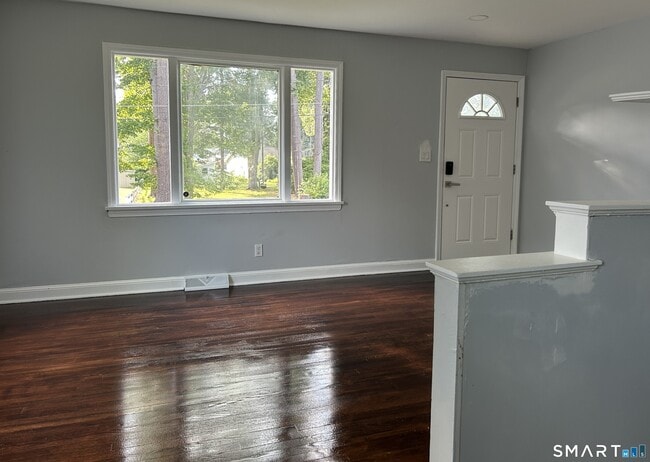 Building Photo - 152 Cottage Rd