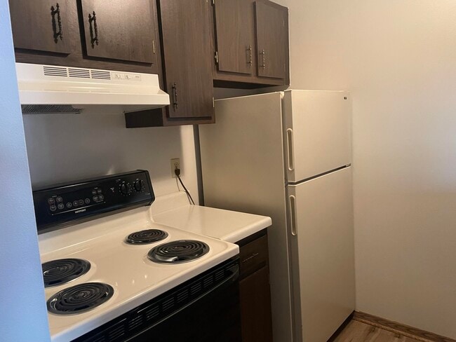 Building Photo - 6179 W Cold Spring Rd