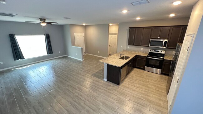 Building Photo - Gorgeous 3 Bedroom, 2 Bathroom Home in Palm Bay!!