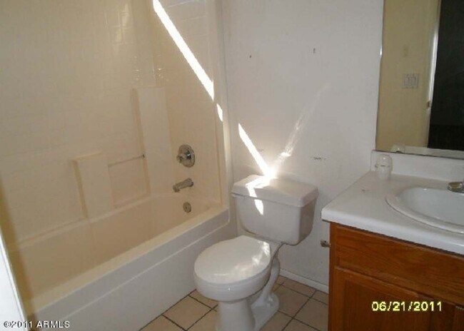 Building Photo - 8362 W Minnezona Ave