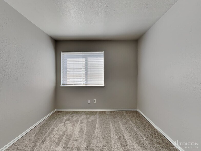 Building Photo - 119 Catalpa Ln