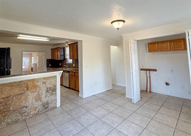 Building Photo - 2341 NW 37th St