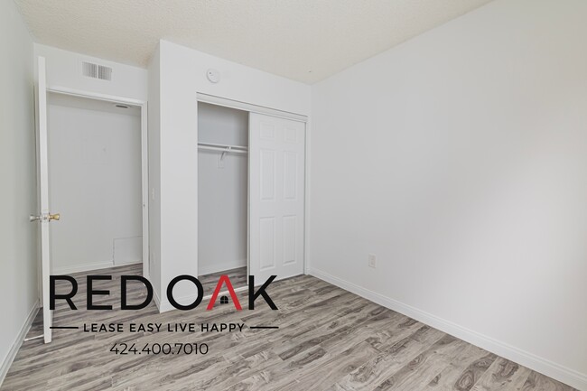Building Photo - 1341 W 37th Pl