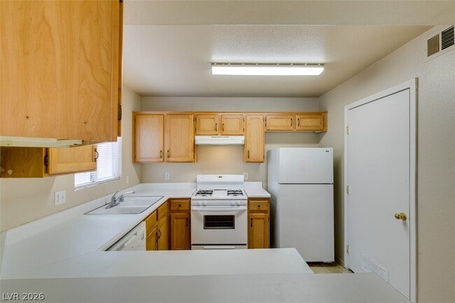 Building Photo - 4555 E Sahara Ave