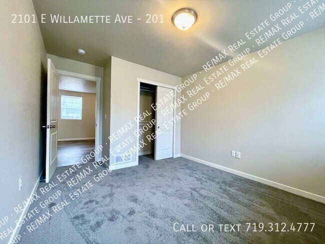 Building Photo - 2101 E Willamette Ave