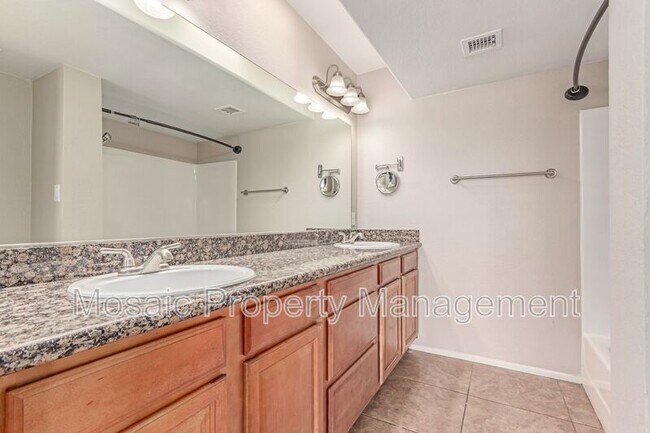 Building Photo - 835 N Granite Reef Rd