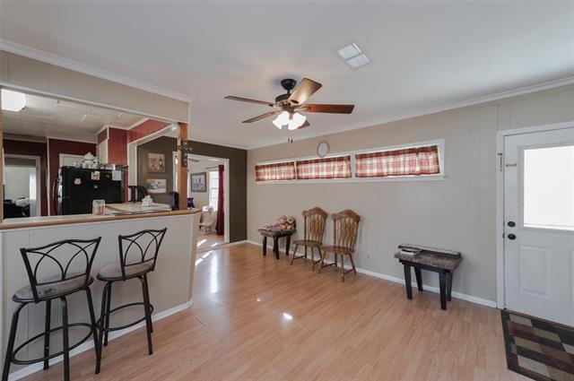 Building Photo - 221 W Burton St